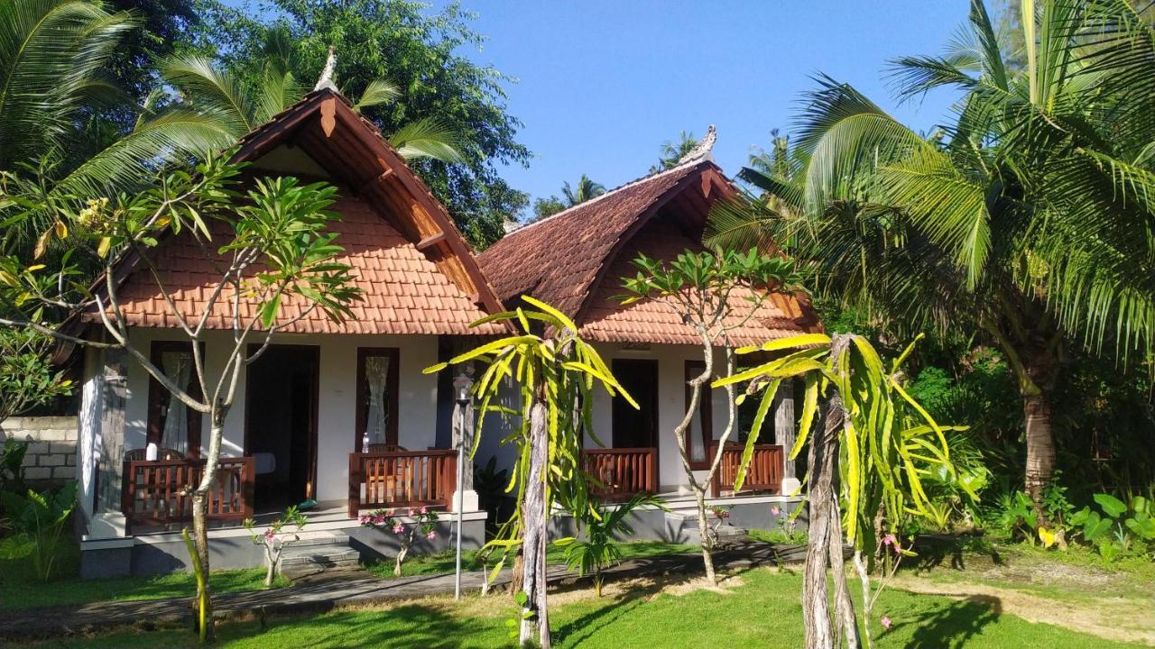 Santhi Guna Bungalow Toyapakeh Kültér fotó