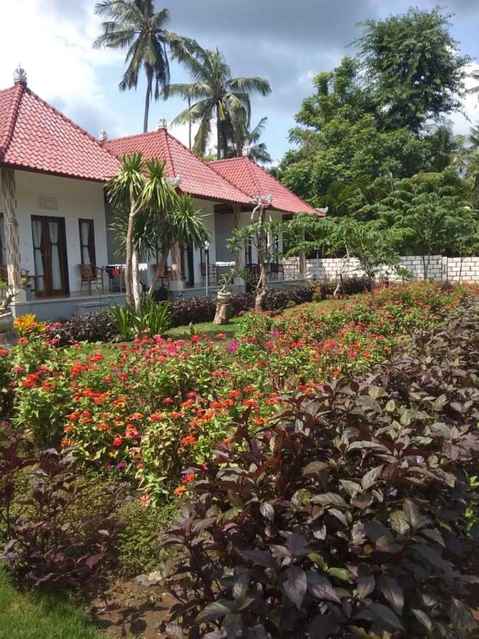 Santhi Guna Bungalow Toyapakeh Kültér fotó